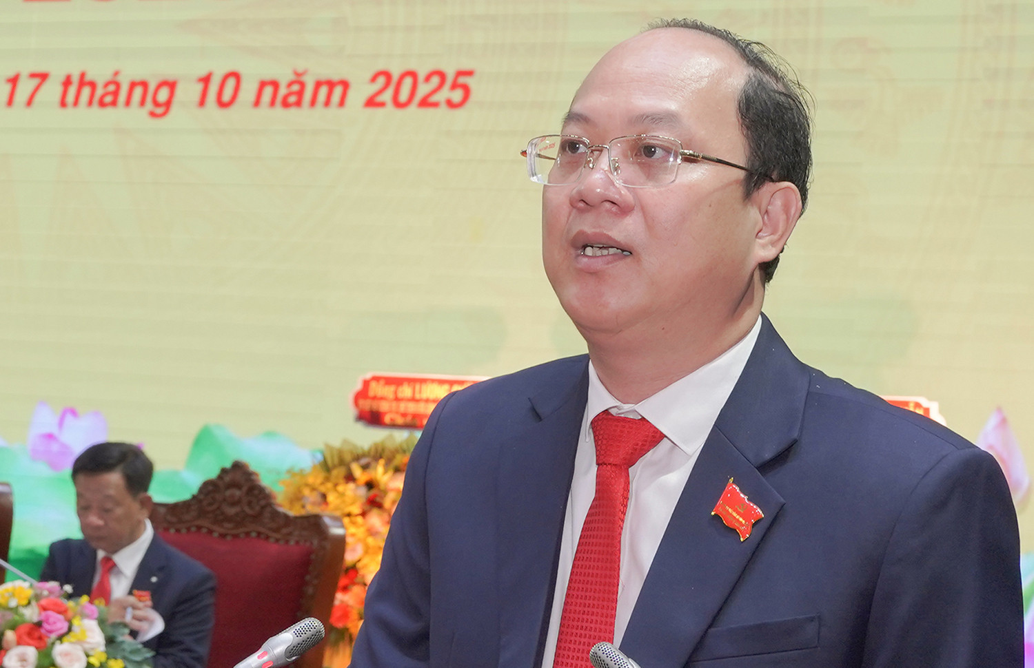 bi thu nguyen ho hai 1002.jpg