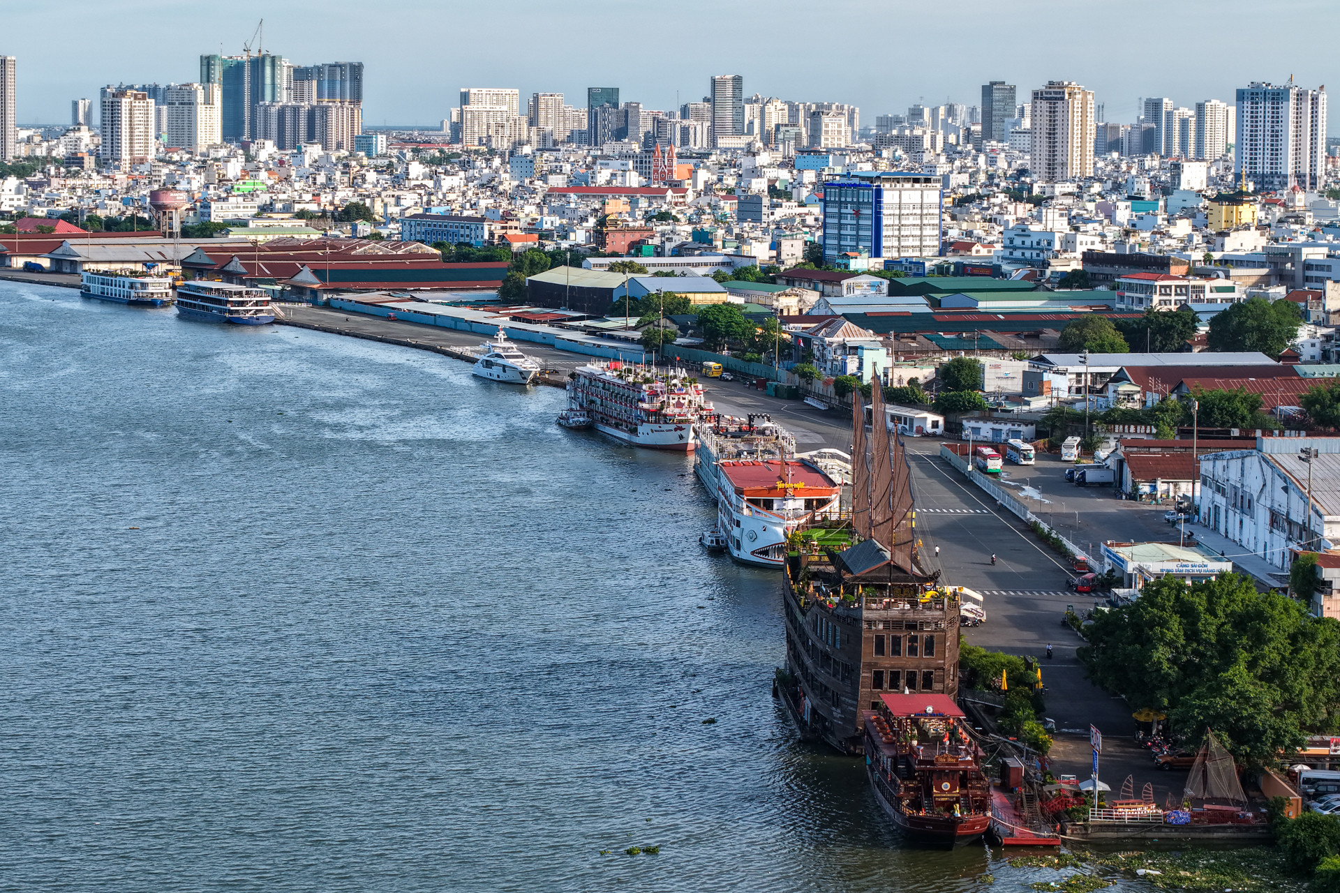 cảng sài gòn 3.jpg
