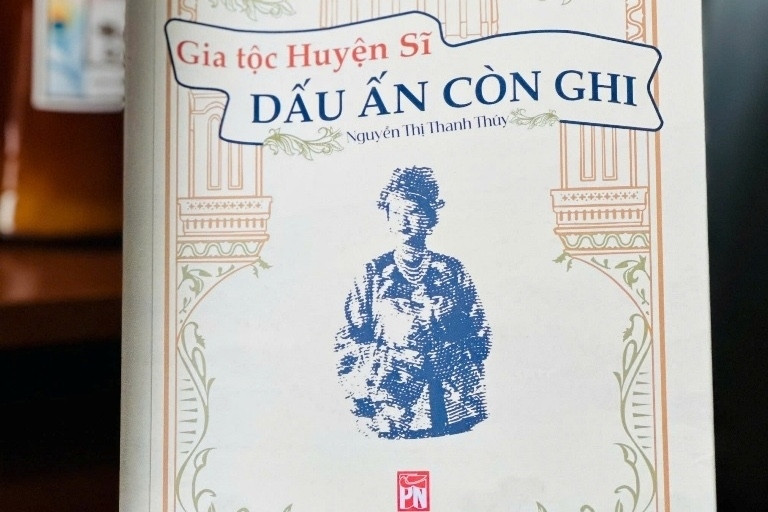 Cuốn sách hé lộ nhiều điều thú vị về gia tộc của Hoàng hậu Nam Phương