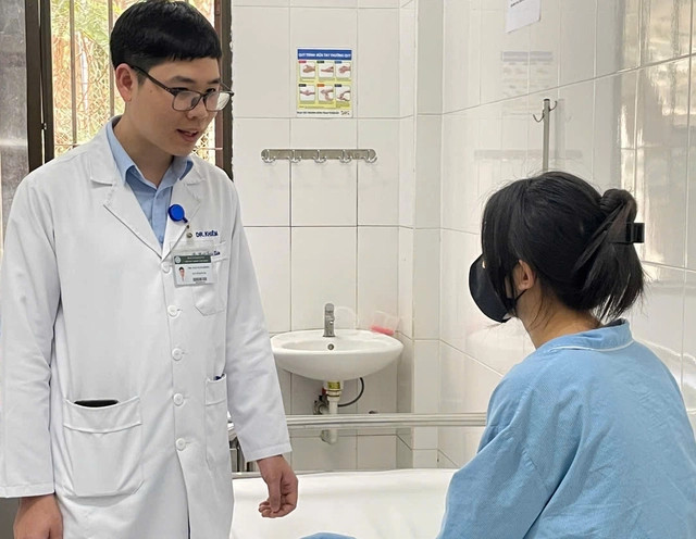 Nữ sinh lớp 9 nhập viện vì nghĩ có người muốn hãm hại mình