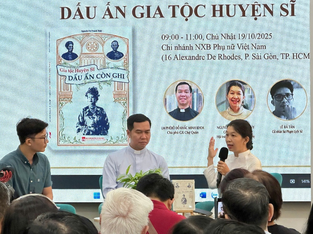 Tác giả Nguyễn Thị Thanh Thúy tại buổi giao lưu