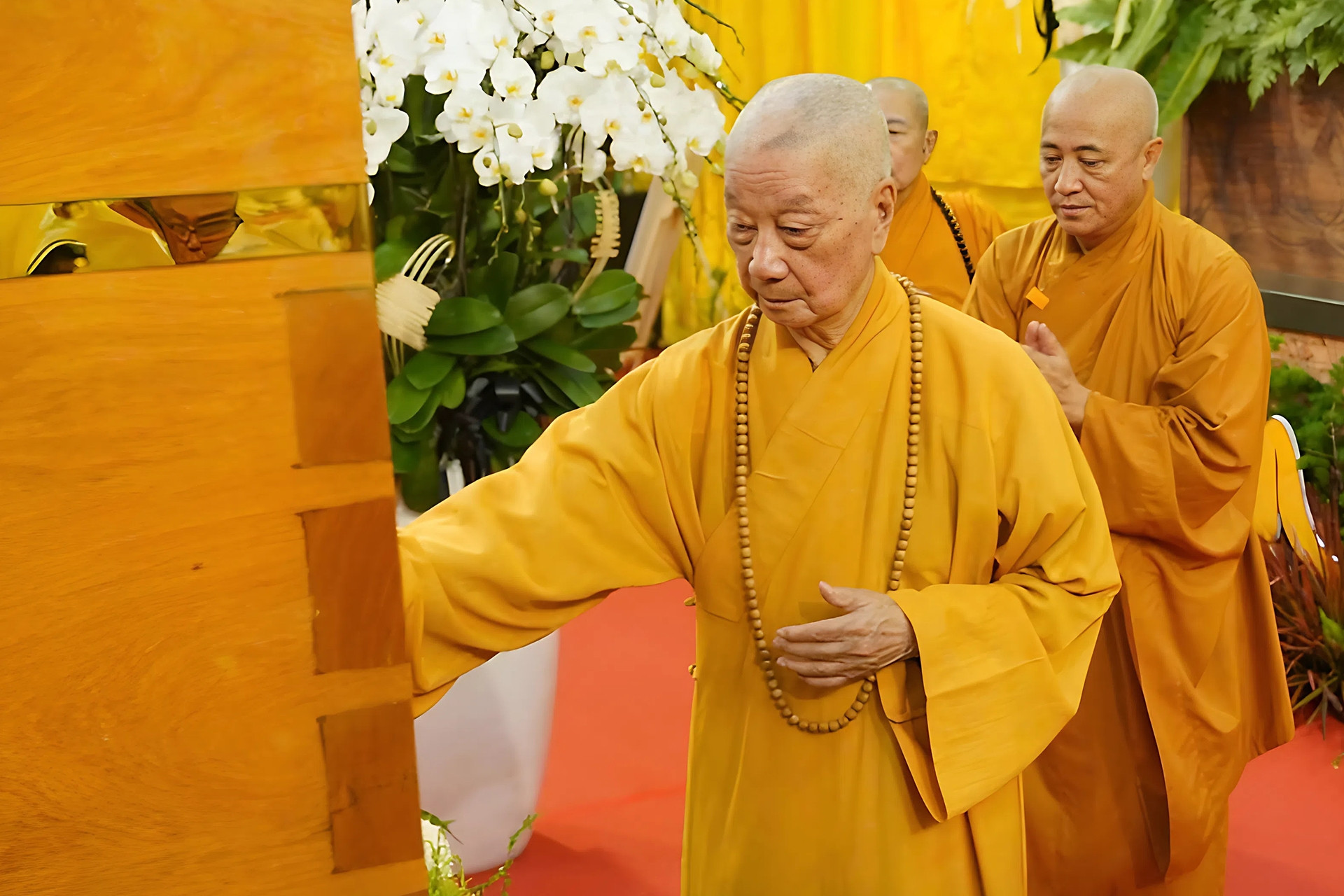 Hơn 100 phái đoàn viếng tang Trưởng lão Hòa thượng Thích Từ Thông