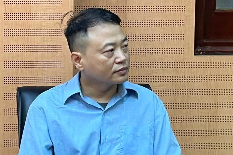 Lộ lý do Shark Bình bị bắt; tên công ty ‘gợi hình’ của Ngân 98