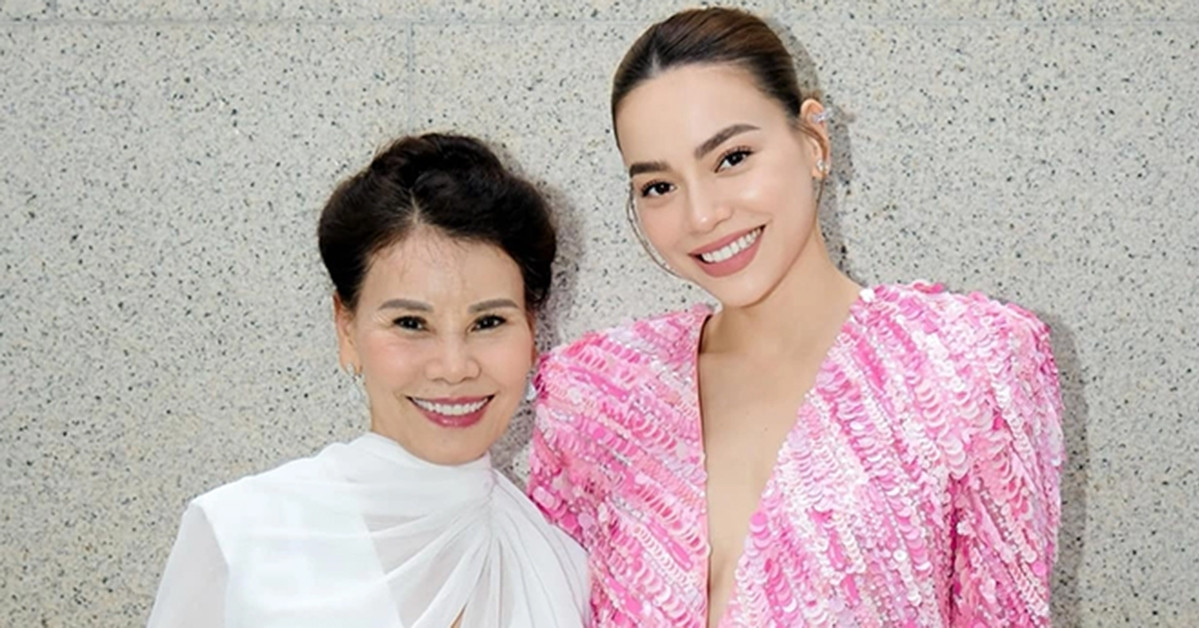 Mẹ ca sĩ Hồ Ngọc Hà: U70 trẻ trung, viên mãn bê...