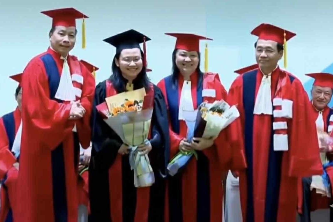 Mẹ là phó giáo sư, con gái là tiến sĩ cùng Trường Đại học Y Dược TPHCM