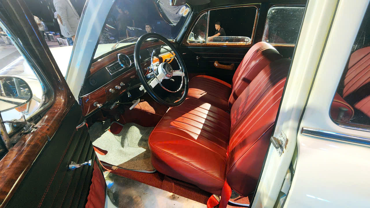 Mercedes-Benz Ponton 190 -7.jpg