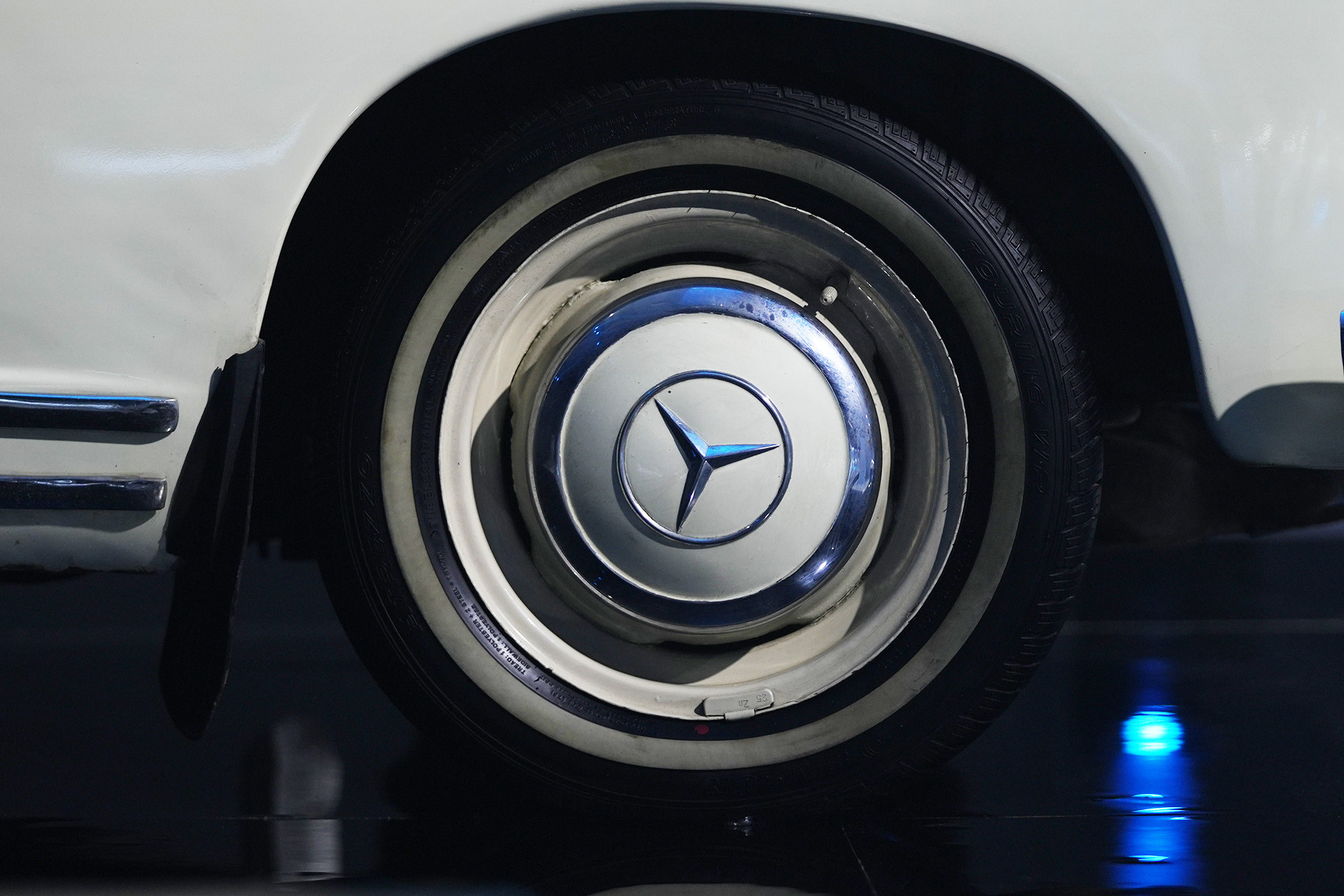 Mercedes-Benz Ponton 5.jpg