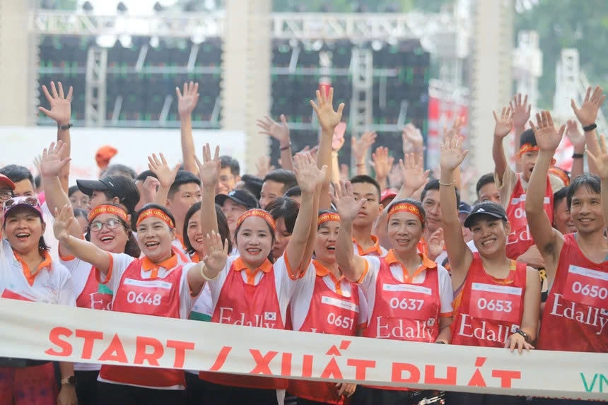 Sôi nổi giải chạy 'Phụ nữ chạy hưởng ứng Vì môi trường không khói thuốc'