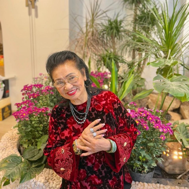 NSƯT Thanh Hương tuổi U90