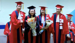 Tốt nghiệp tiến sĩ