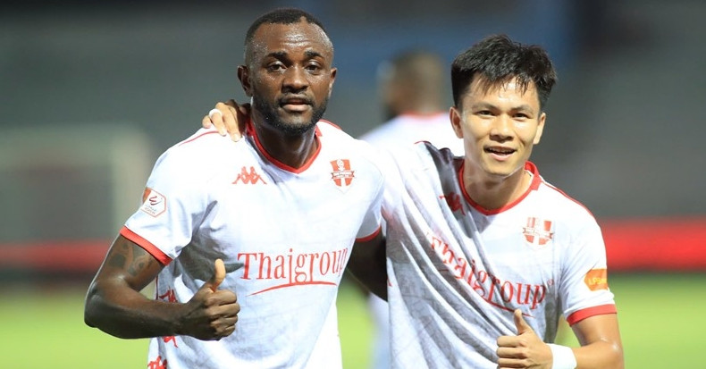 Hải Phòng đẩy HAGL xuống đáy bảng