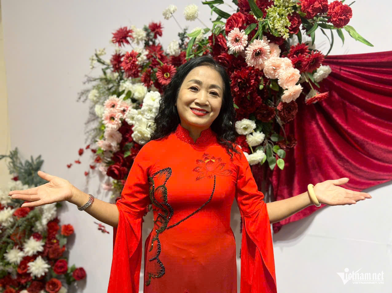 NSND Vi Hoa trên sàn diễn