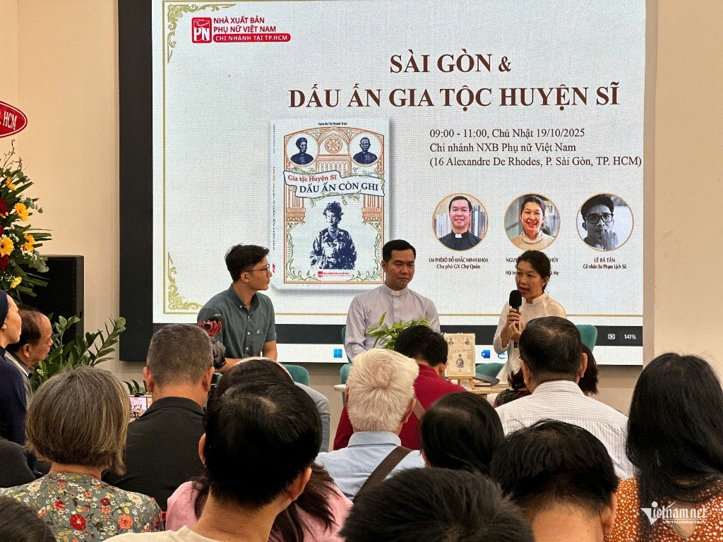 Buổi giao lưu có khoảng 100 người quan tâm