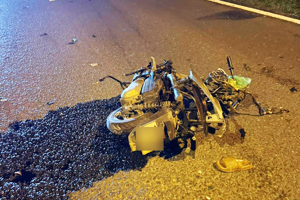 Va chạm với ô tô, người đi xe máy tử vong ở làn cao tốc Đại lộ Thăng Long