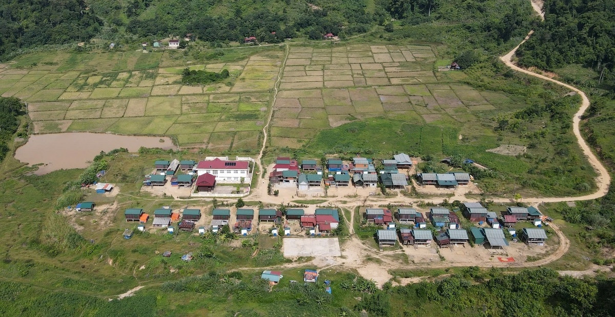 Bà con Bru-Vân Kiều an cư trong những ngôi nhà tái định cư giữa đại ngàn