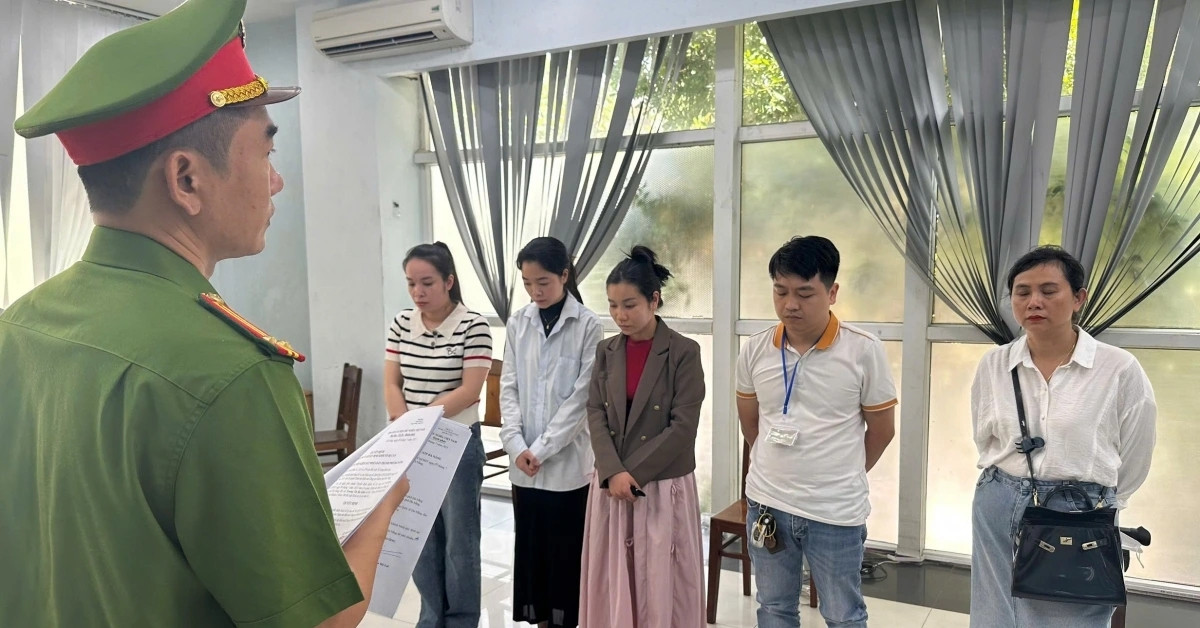 Bộ trưởng Y tế yêu cầu phòng khám công khai giá dịch vụ, danh sách bác sĩ