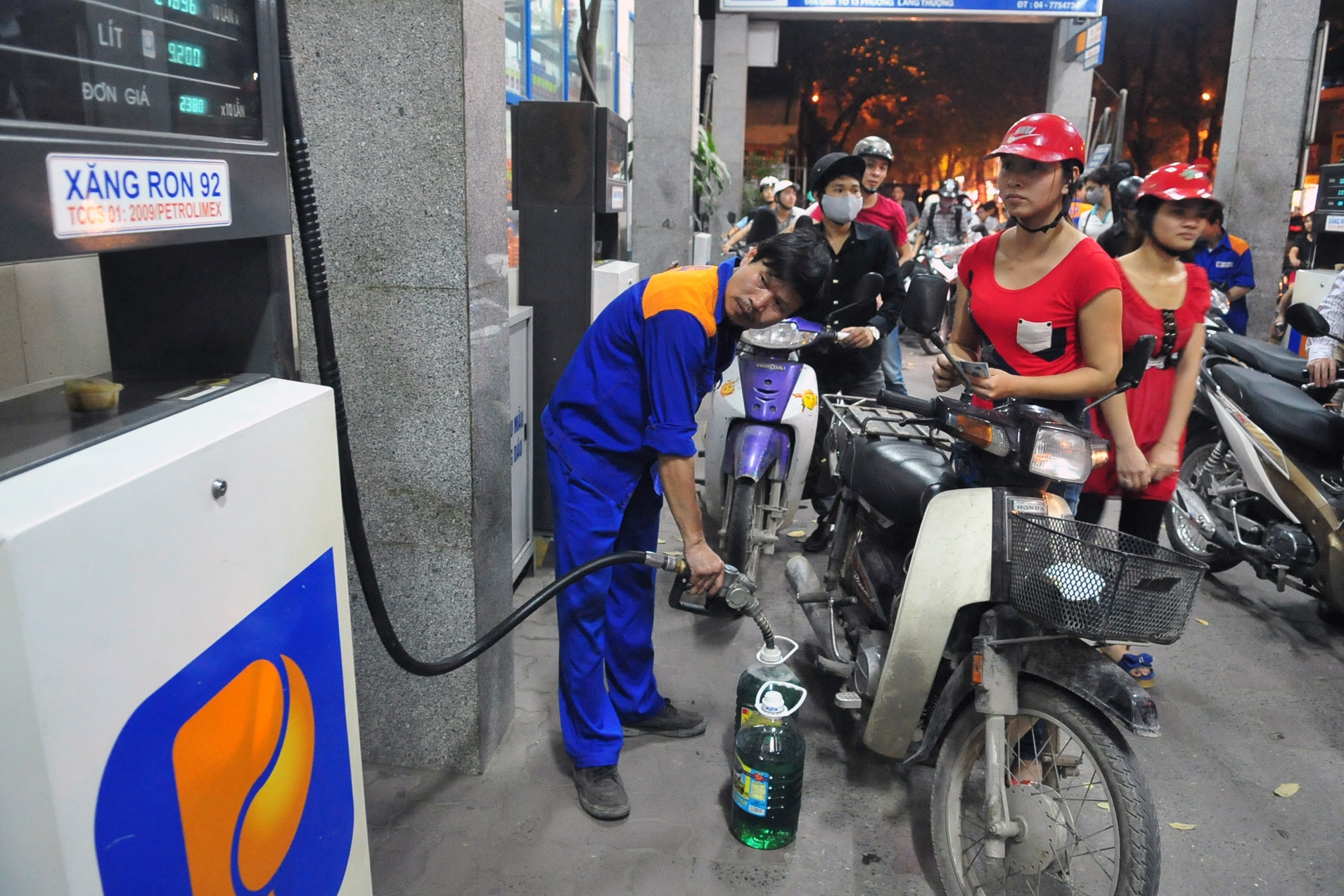 Giá xăng dầu quay đầu đi lên