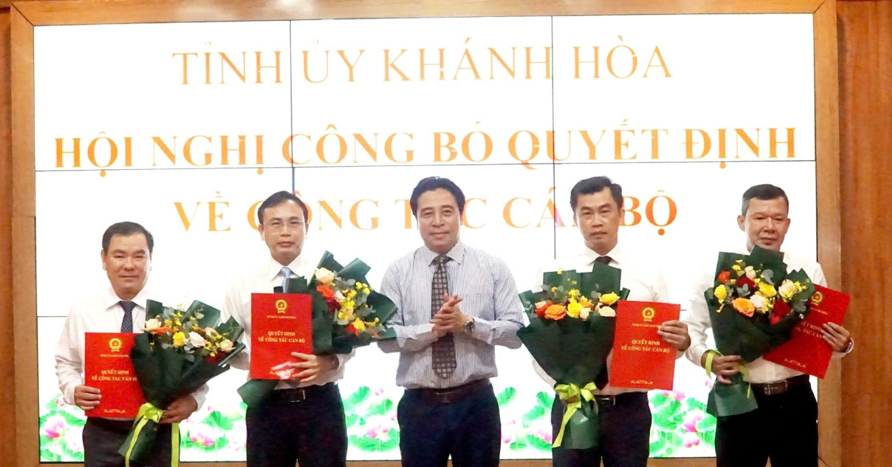 Khánh Hòa công bố loạt quyết định điều động, bổ nhiệm cán bộ chủ chốt