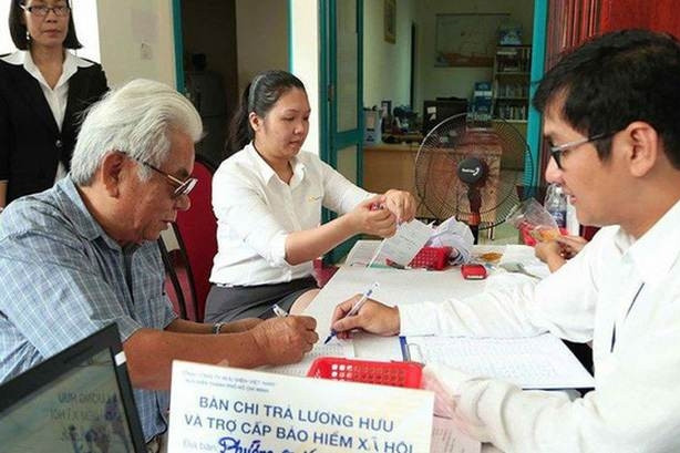 Lương hưu tính thế nào khi đóng BHXH bắt buộc lẫn tự nguyện đủ 35 năm?