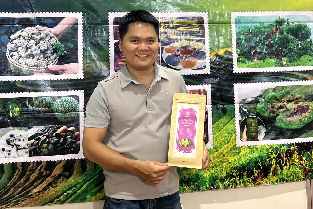 Người đàn ông đưa chè cổ thụ từ đỉnh núi Tây Côn Lĩnh sang Mỹ