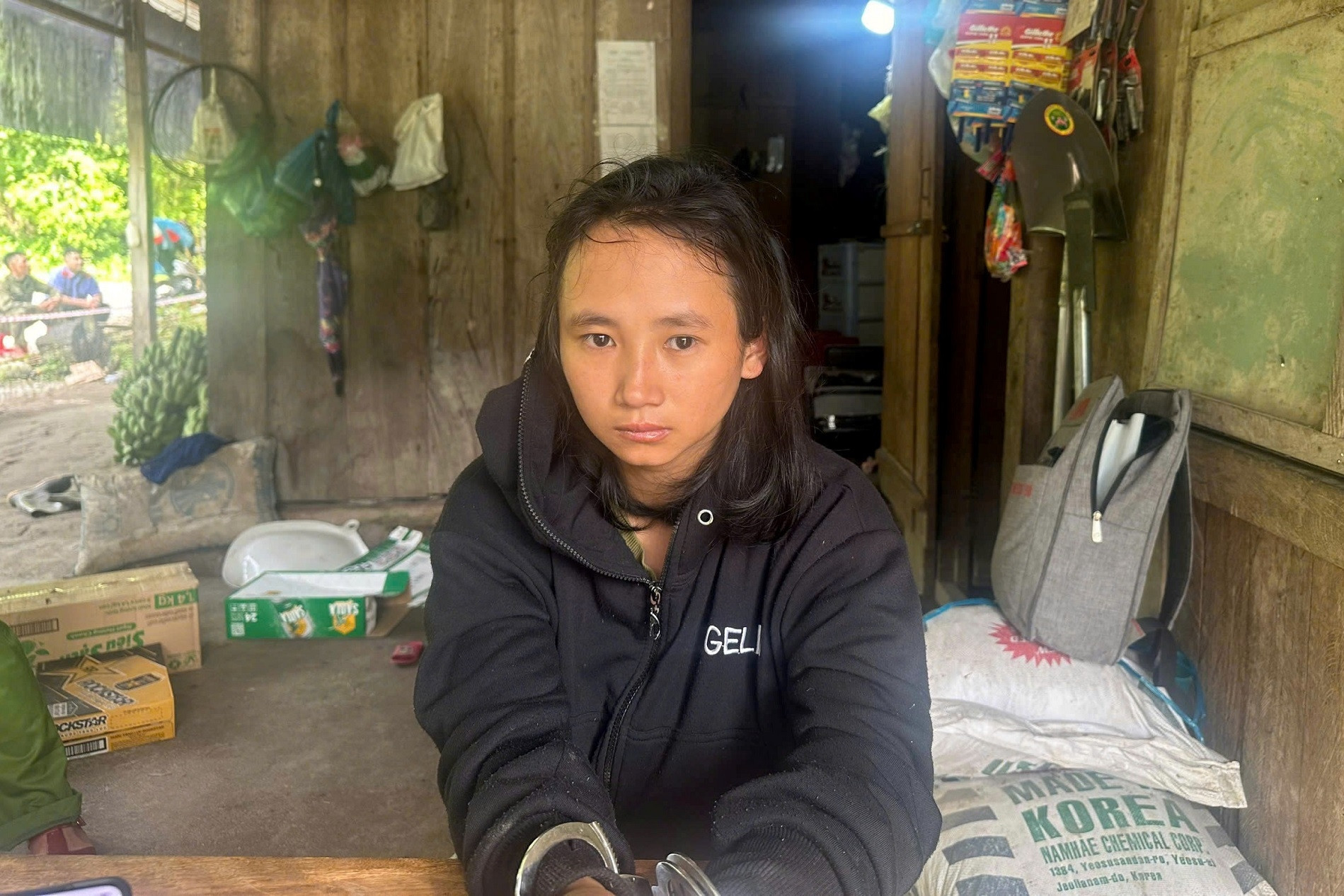 Người vợ sinh năm 1998 sát hại chồng rồi đến công an tự thú