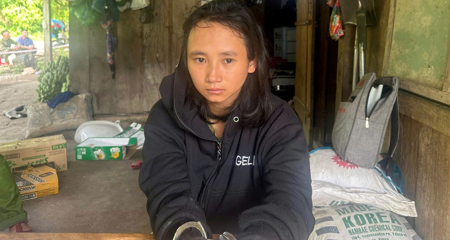 Người vợ sinh năm 1998 sát hại chồng rồi đến công an tự thú