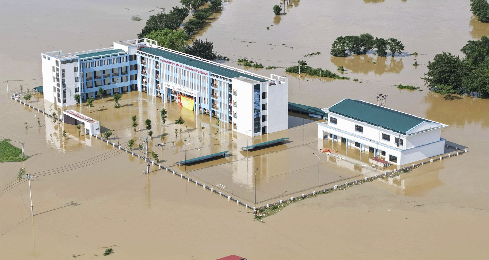 Nước sông Cầu dâng cao, hàng nghìn hộ dân ở Bắc Ninh bị cô lập