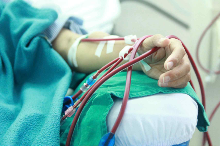 Phát hiện suy thận ở tuổi 30 từ một dấu hiệu nhiều người gặp