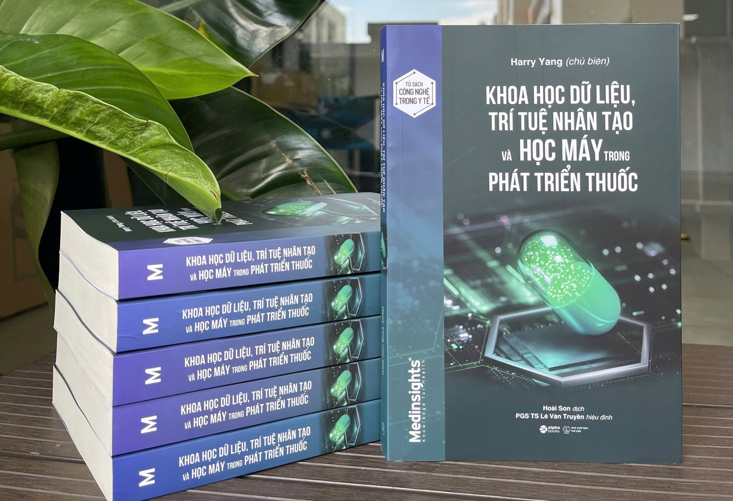 Ra mắt sách khẳng định vai trò AI trong ngành Dược và 2 ấn phẩm y học đặc biệt