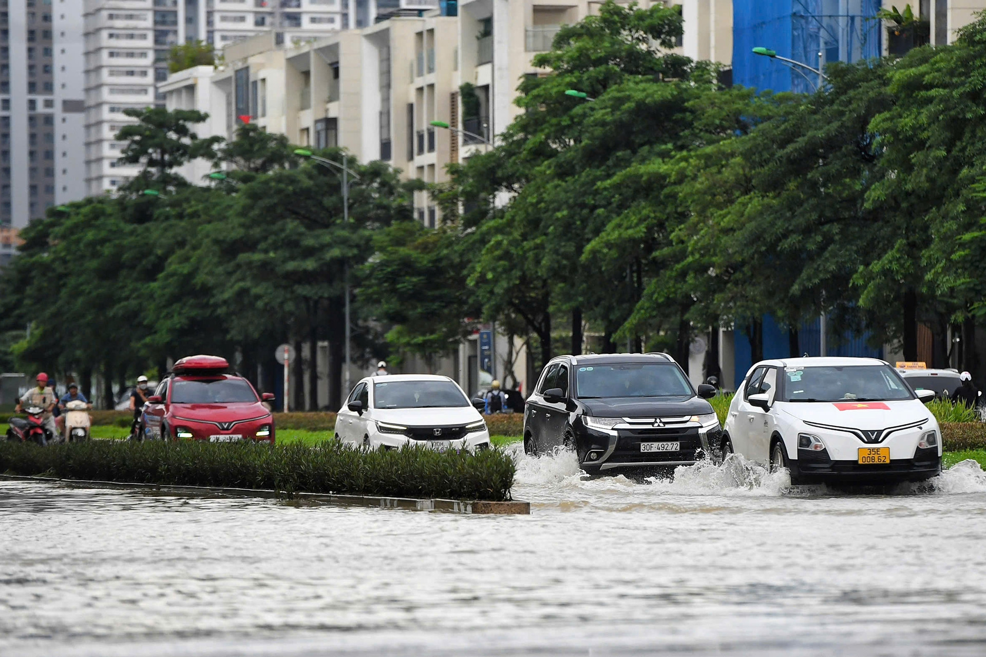 Sở Xây dựng lên tiếng việc 'Hà Nội bị động trong ứng phó ngập lụt'