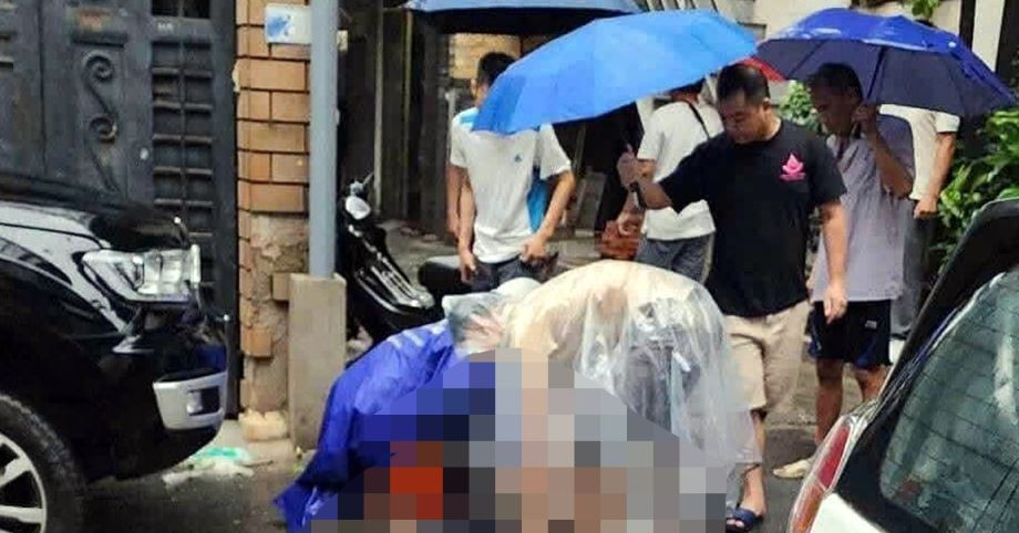 Người đàn ông tử vong nghi do điện giật khi ngập lụt ở Hà Nội, người thân sốc nghẹn