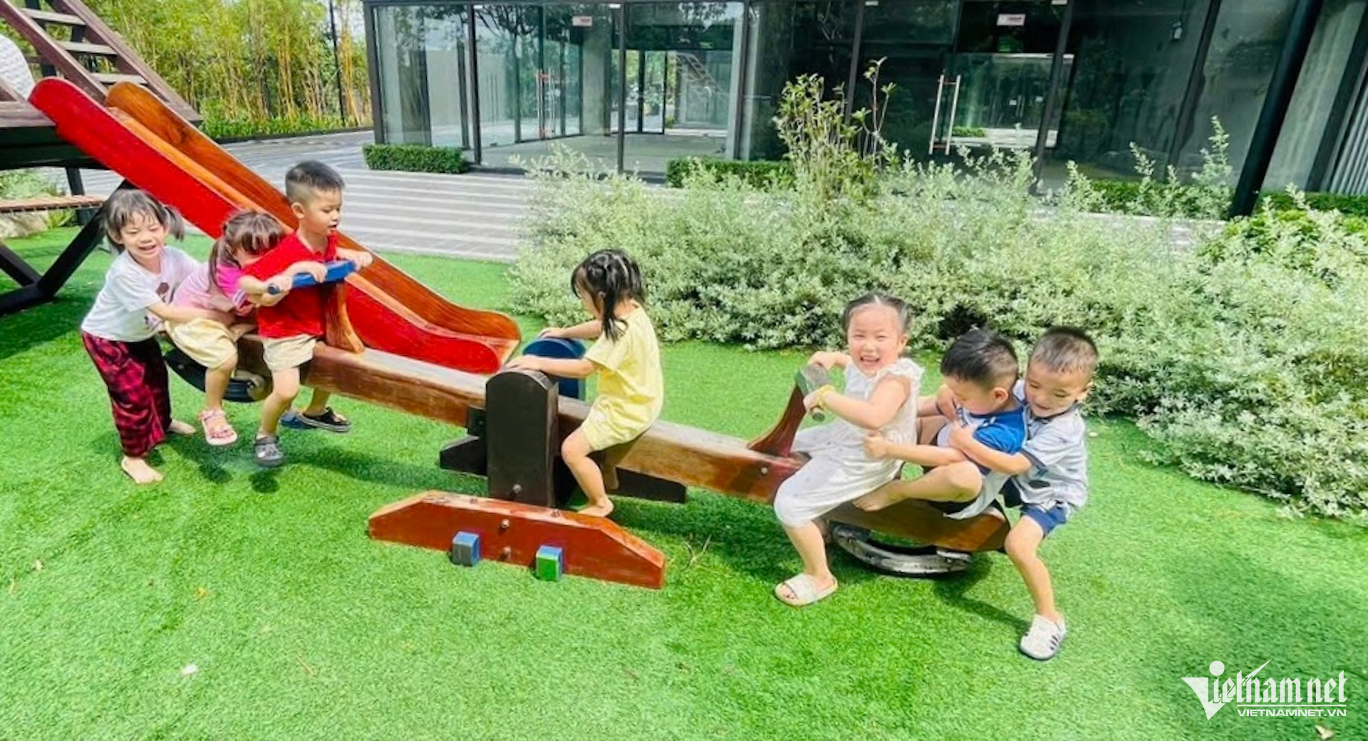 W-gia nha ti le sinh vietnamnet.jpg