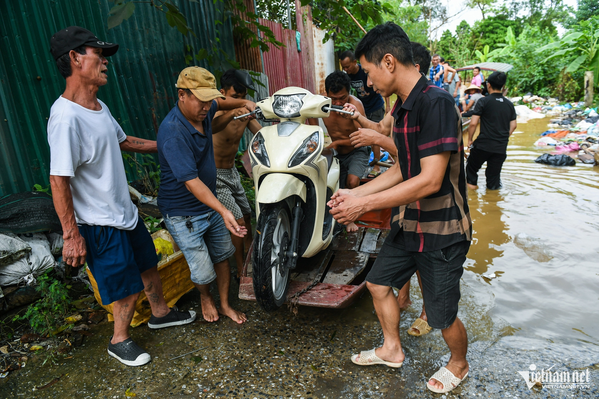 W-ngap lut   Ha Noi 11.jpg