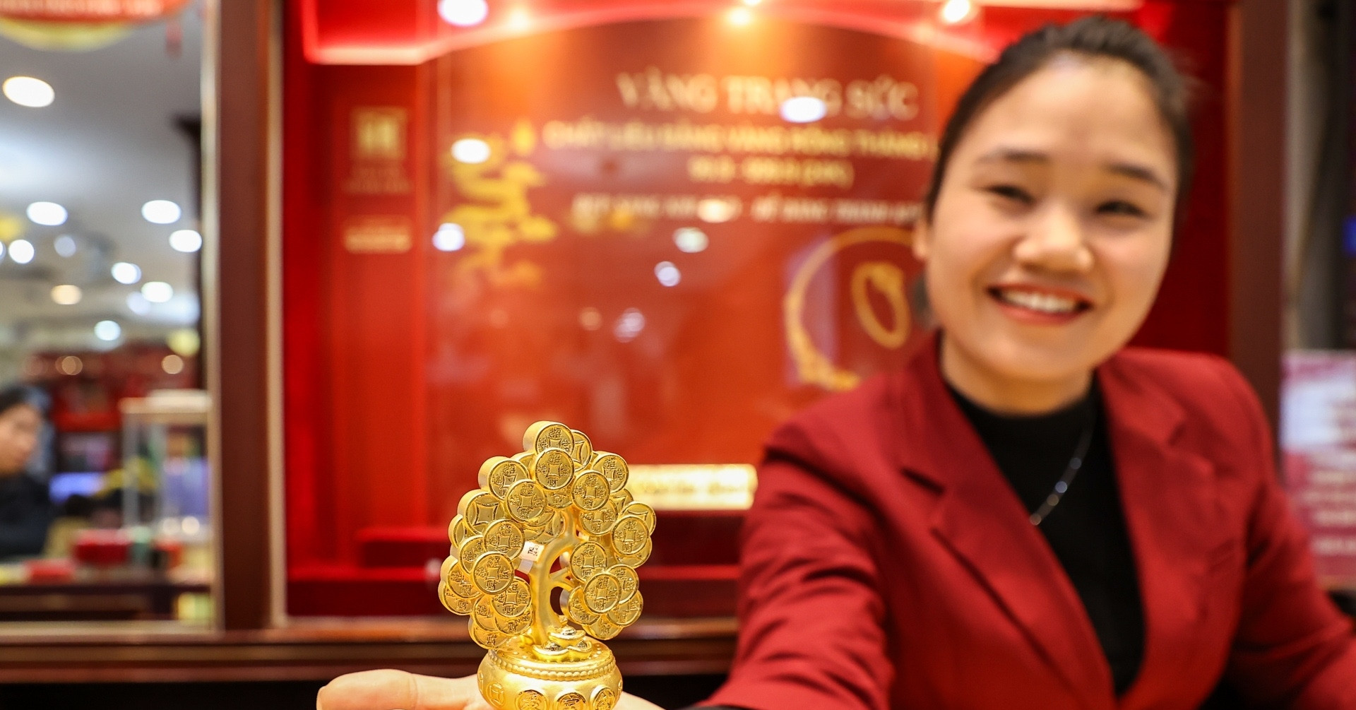 Giá vàng hôm nay 21/10/2025: Rung lắc đã qua, v...