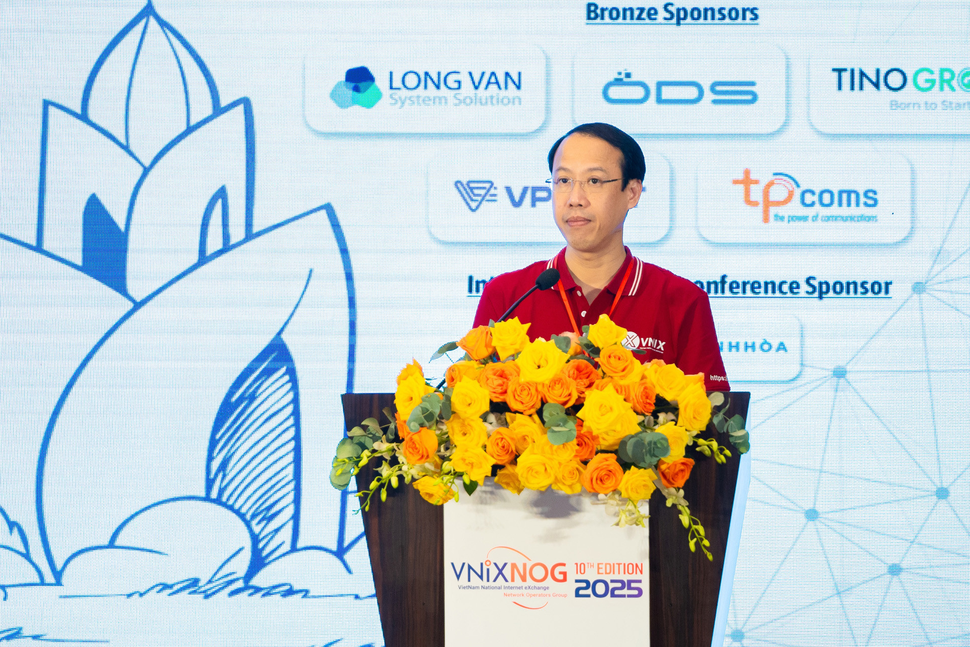 dien dan chuyen sau ve Internet.jpg