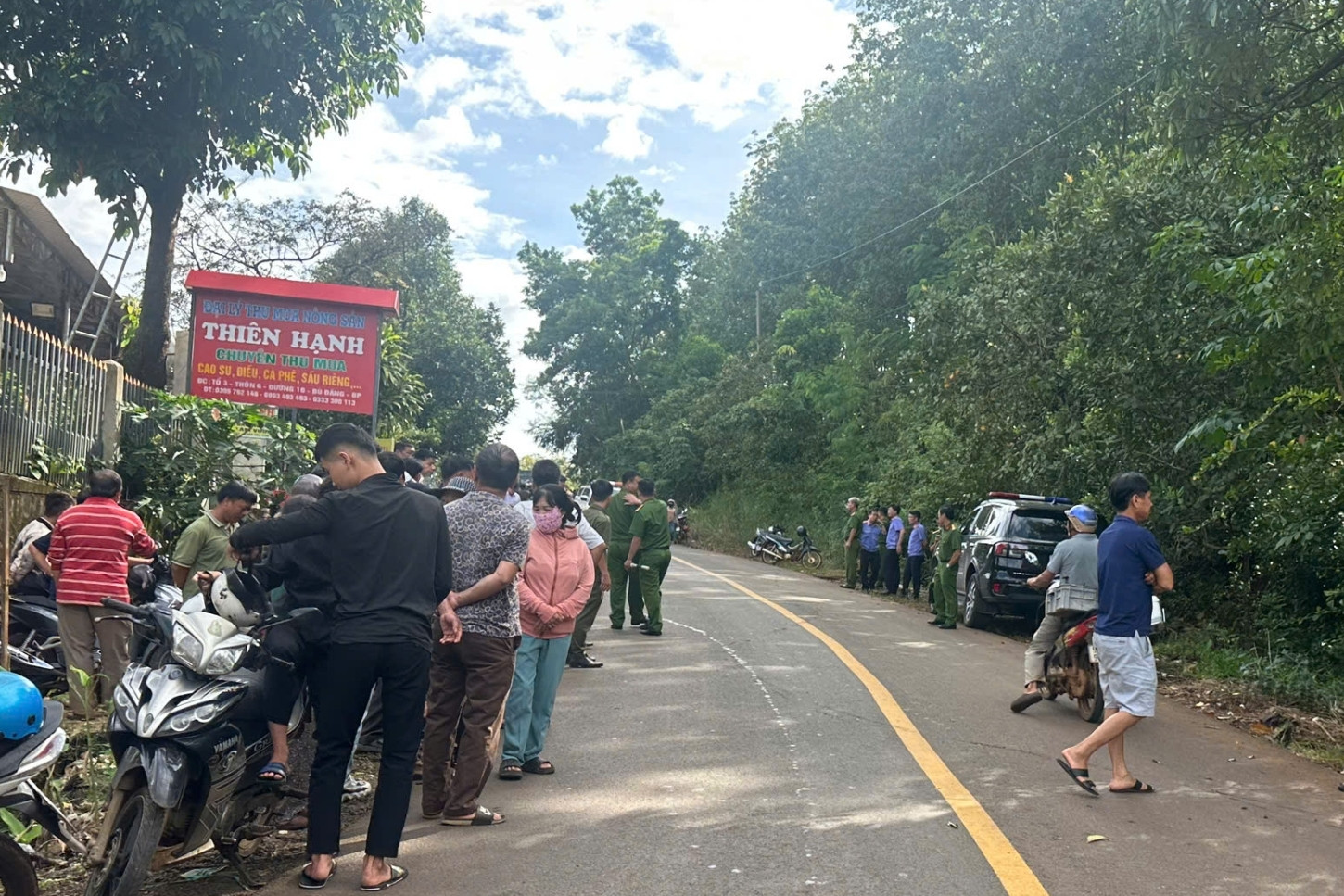 Dựng lại hiện trường vụ 3 người trong một gia đình bị bắn tử vong