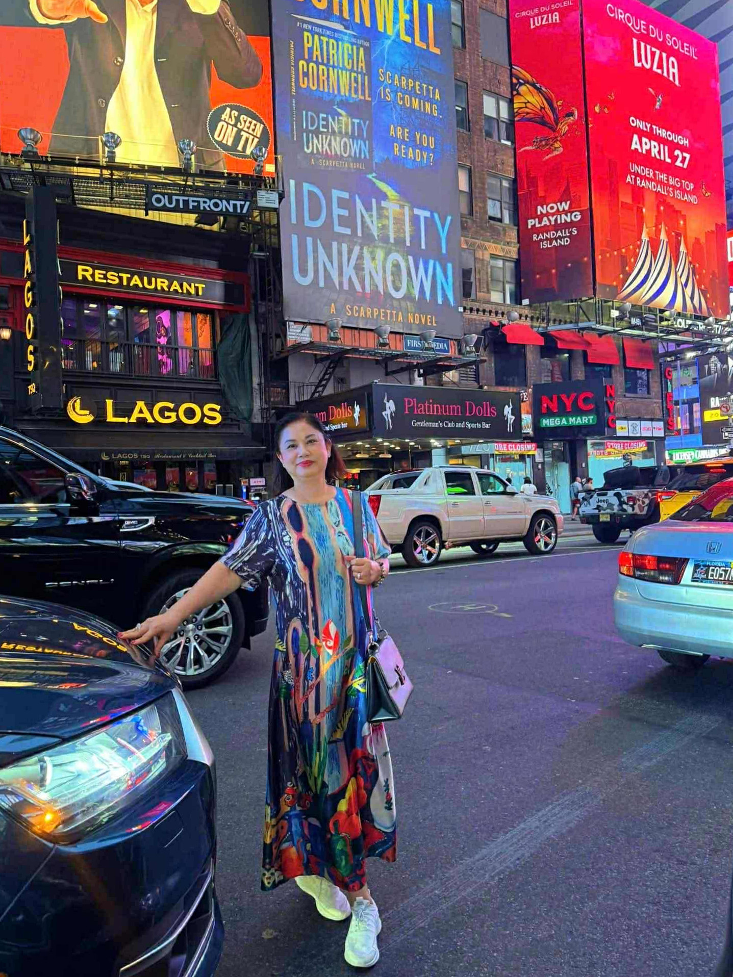 Bà Phương đi du lịch cùng gia đình