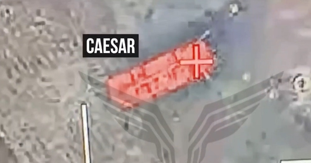 Giây phút pháo tự hành Caesar của Ukraine bị UAV cảm tử Nga thiêu cháy