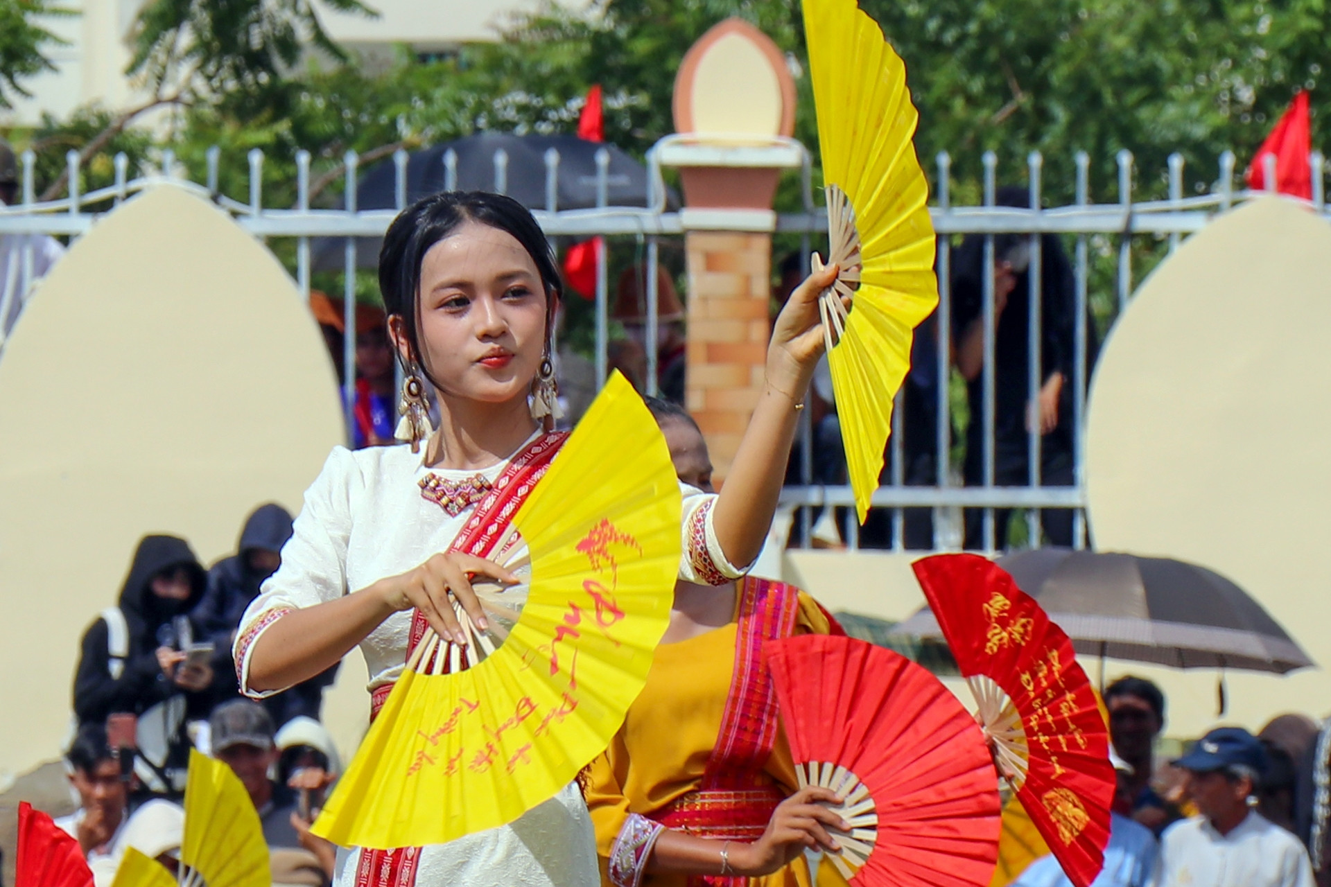 Hàng nghìn người tham dự lễ hội Katê lớn nhất của người Chăm ở Khánh Hòa