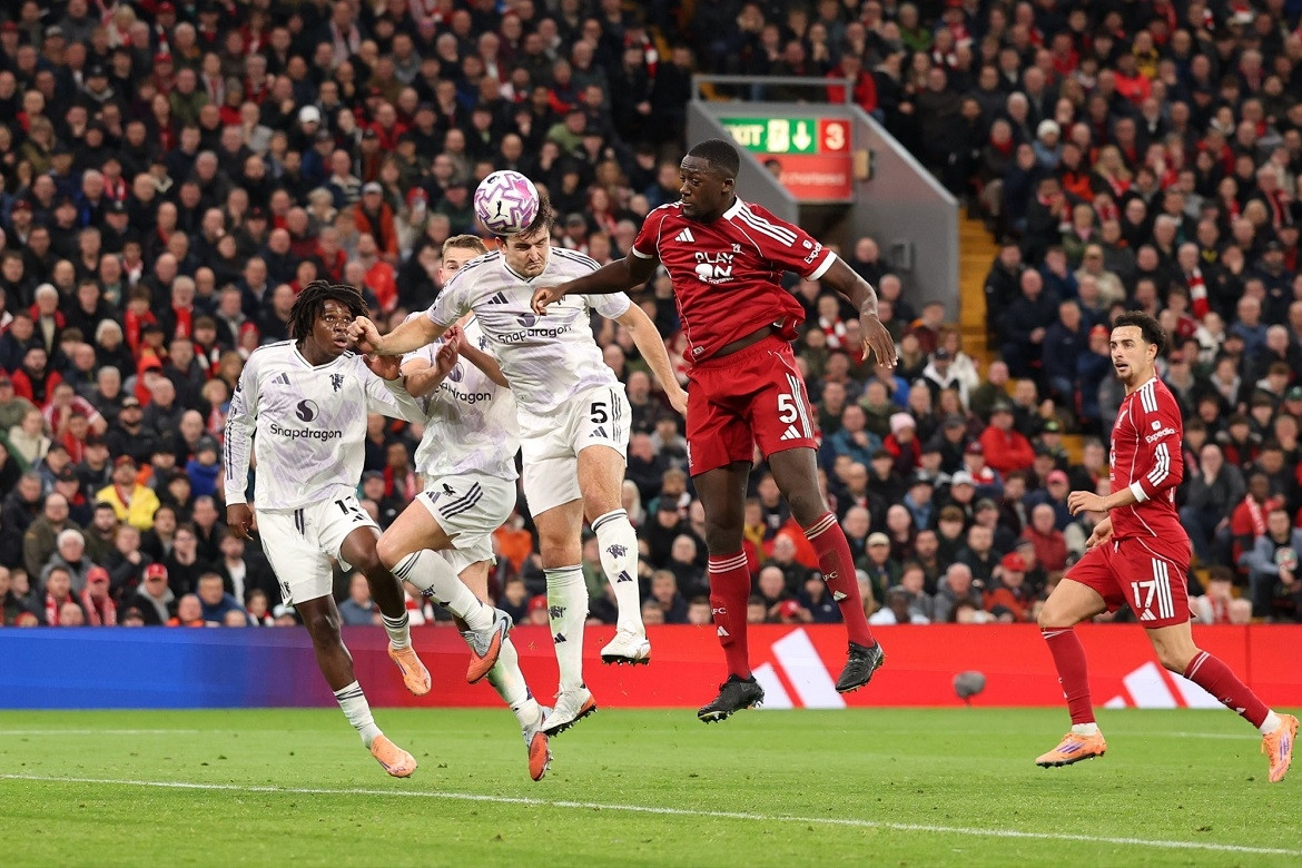 Harry Maguire từ bị đối xử tệ đến 6 lần ‘cứu’ MU, Amorim nức lòng