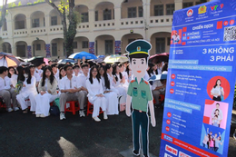 Phát động chiến dịch “Không một mình - Cùng nhau an toàn trực tuyến” tại TPHCM