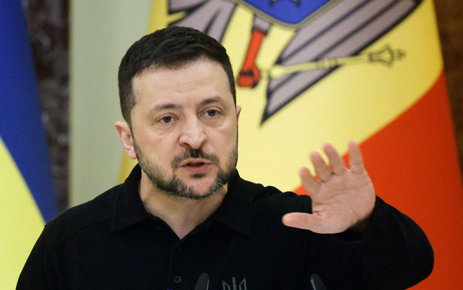 ukraine nga dam phan.jpg