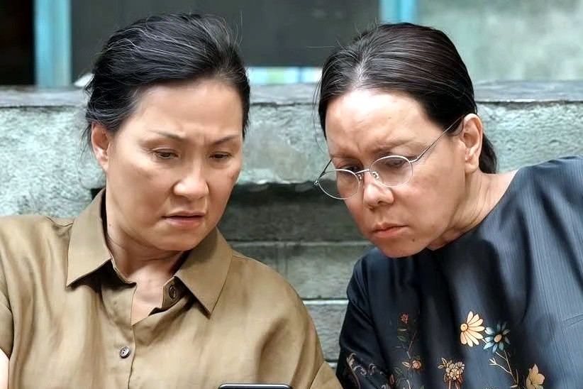 Việt Hương, Hồng Đào giúp 'Cục vàng của ngoại' thu 30 tỷ