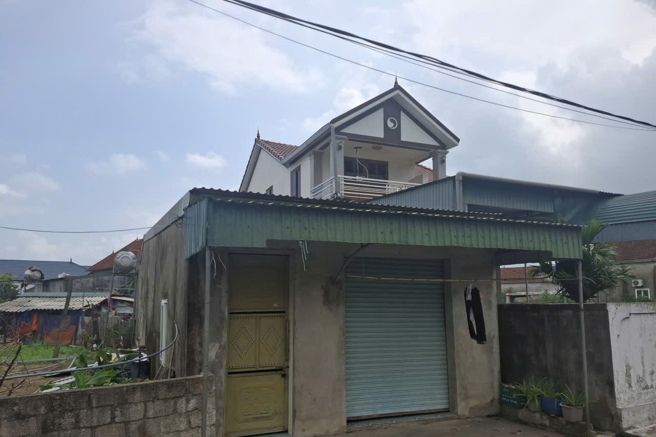 Vụ cha dượng dùng búa bạo hành bé gái lớp 5: Lời kể của trưởng thôn