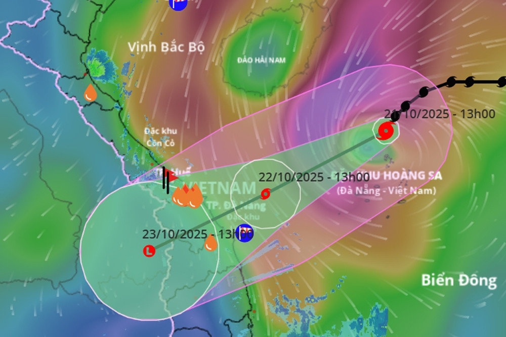 Tin mới nhất bão số 12: Cách Đà Nẵng 450km, mưa lớn đỉnh điểm từ chiều 22-23/10
