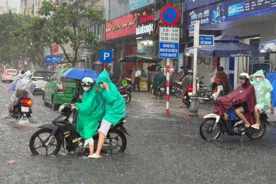 Nhiều phường ở Đà Nẵng cho học sinh nghỉ từ ngày 22/10 để ứng phó bão số 12