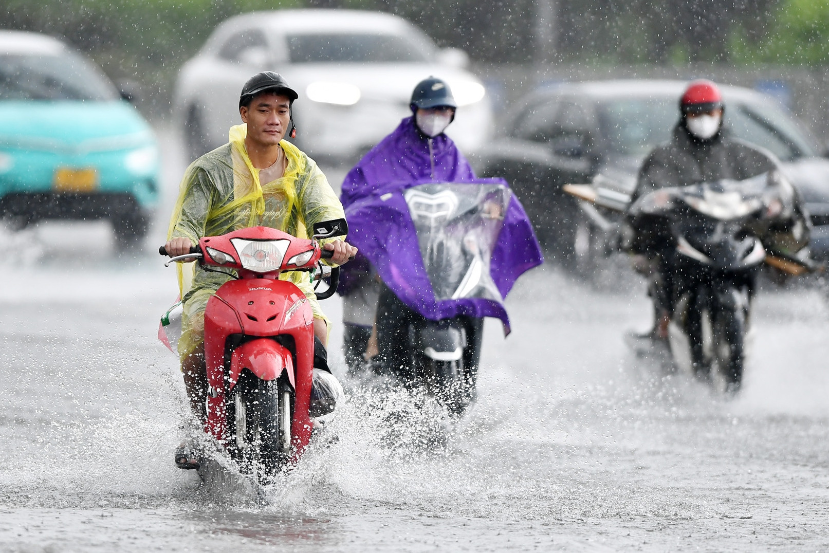 Dự báo thời tiết 21/10/2025: Miền Bắc có nơi dưới 16 độ, Miền Trung mưa lớn đến bao giờ?
