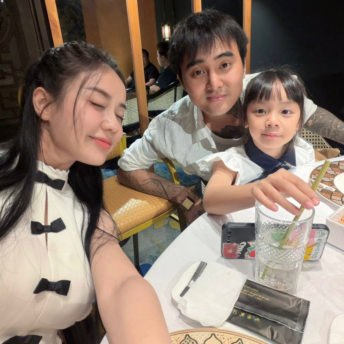 Người mẫu Kim Cương đăng ảnh ông xã Ưng Hoàng Phúc nhập viện