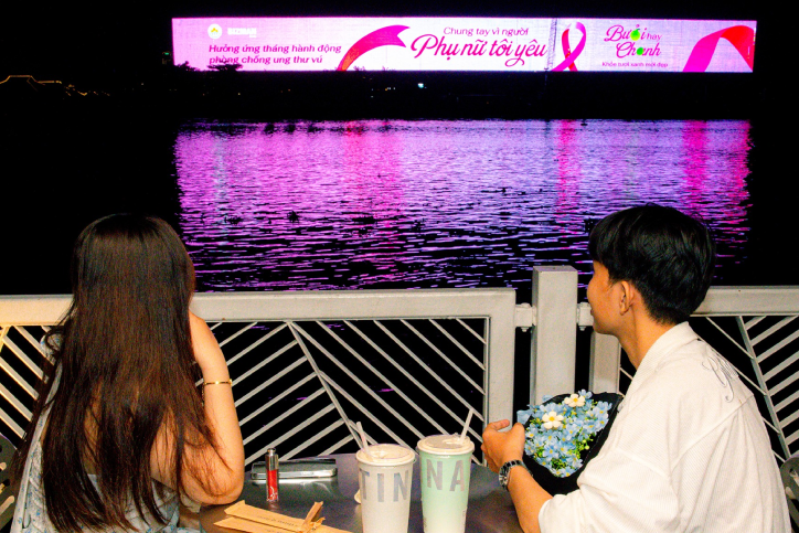 Các tòa nhà đồng loạt chuyển hồng chung tay phòng chống ung thư vú