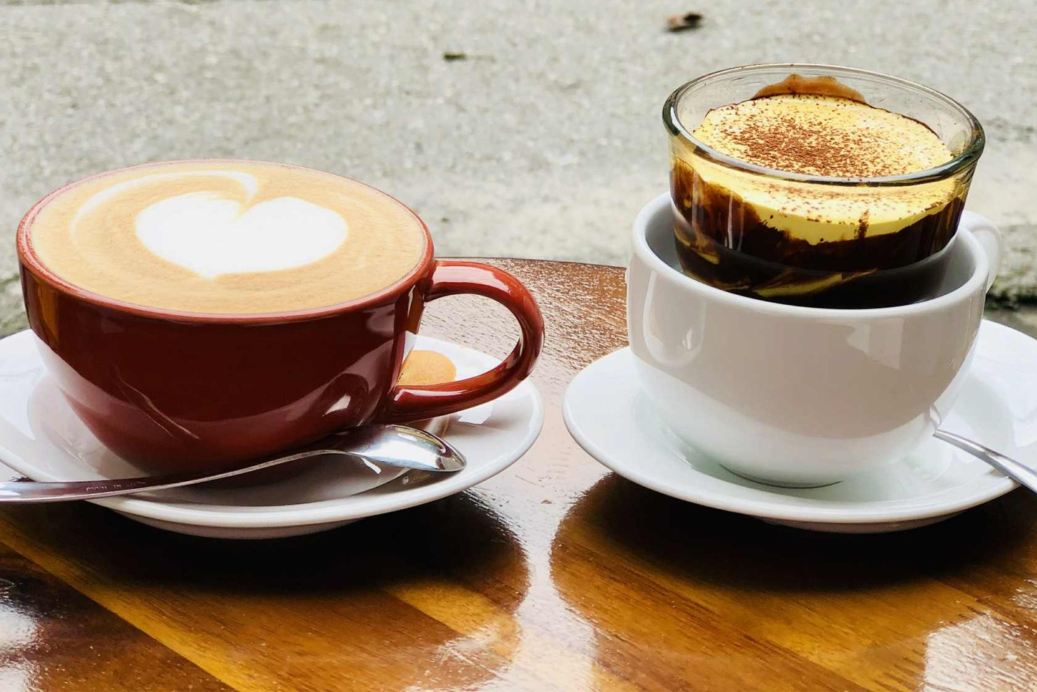 Cơ thể thay đổi ra sao khi bạn chuyển từ uống cà phê đá sang nóng?